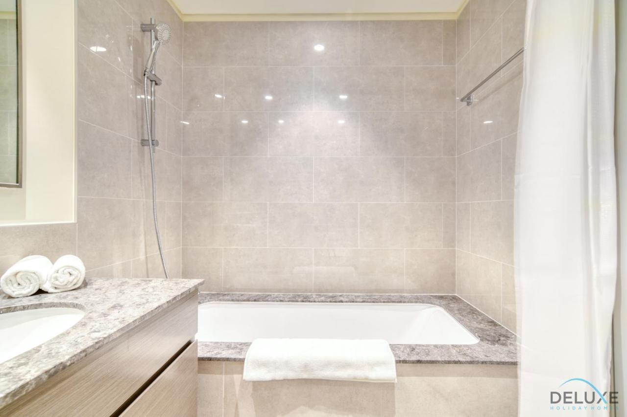 Cozy 2br At Tower 2 Downtown By Deluxe Homes Dubai